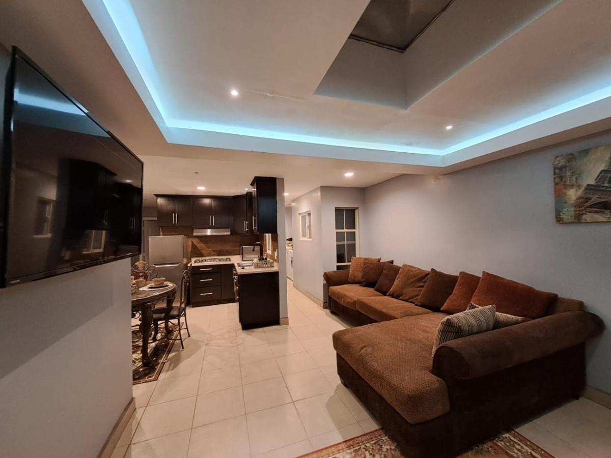 Departamentos Orange Apartment เอนเซนาดา ภายนอก รูปภาพ